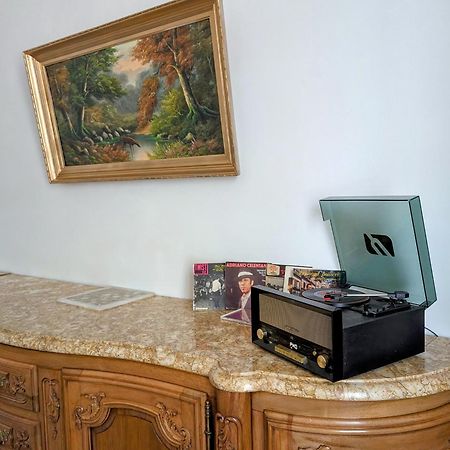 Maison De Style Tout Confort, Position Ideale, Avec Clim Et Petit Exterieur Orange  Esterno foto